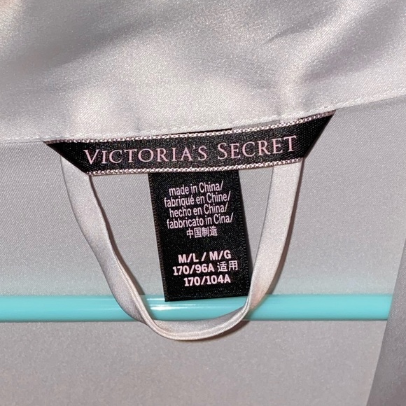 Victoria’s Secret satin robe - Picture 2 of 4